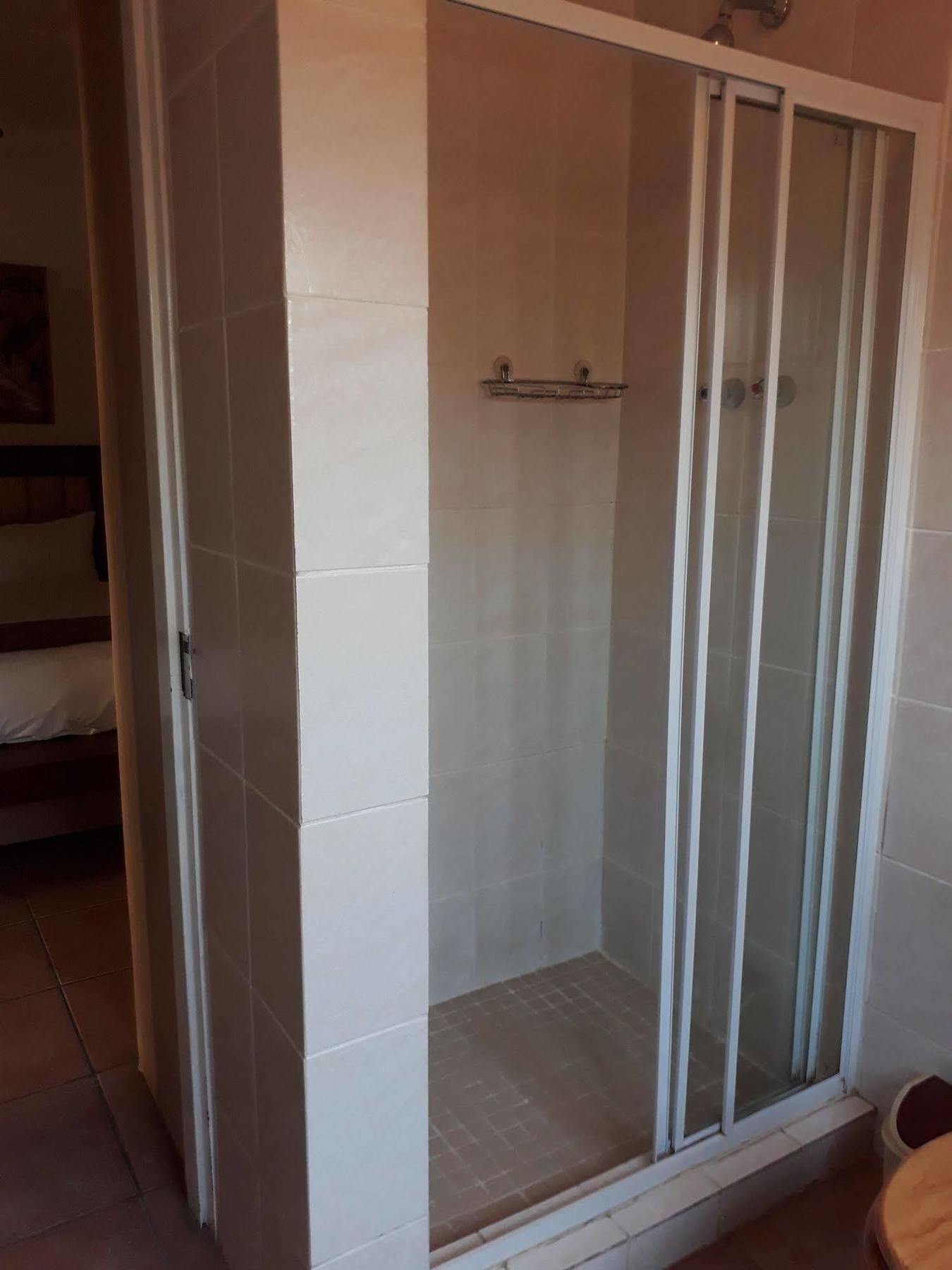 Tourist Lodge Gansbaai Exteriör bild