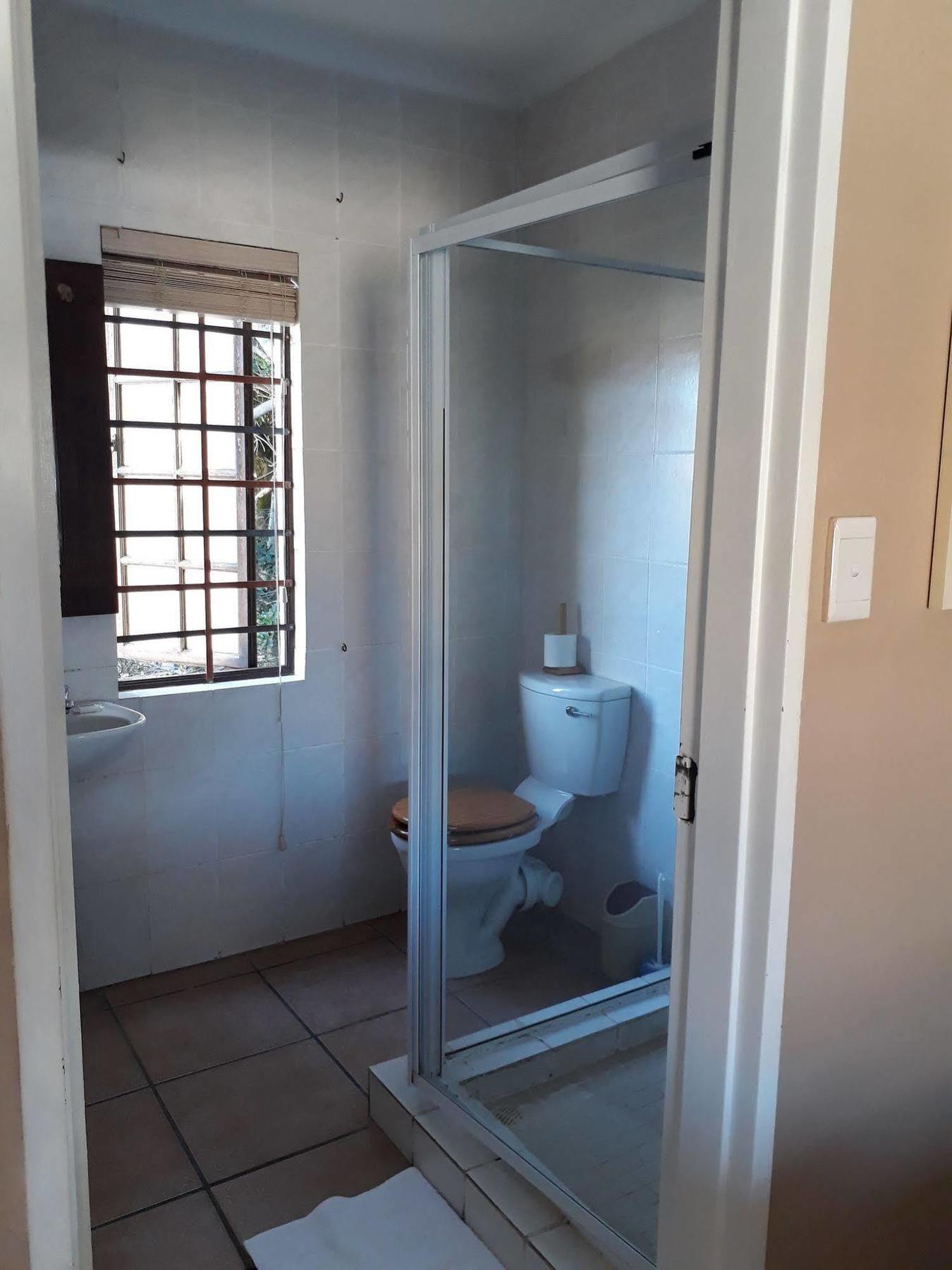 Tourist Lodge Gansbaai Exteriör bild